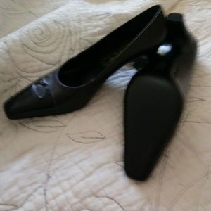 Ferragamo Brown shoes size 7 1\2